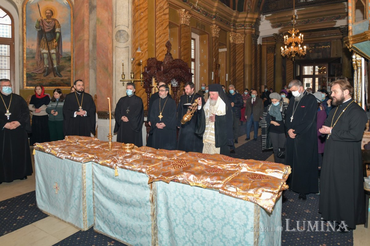 Ocrotitorii şcolilor teologice cinstiţi la Facultatea „Justinian Patriarhul” din Bucureşti 162873
