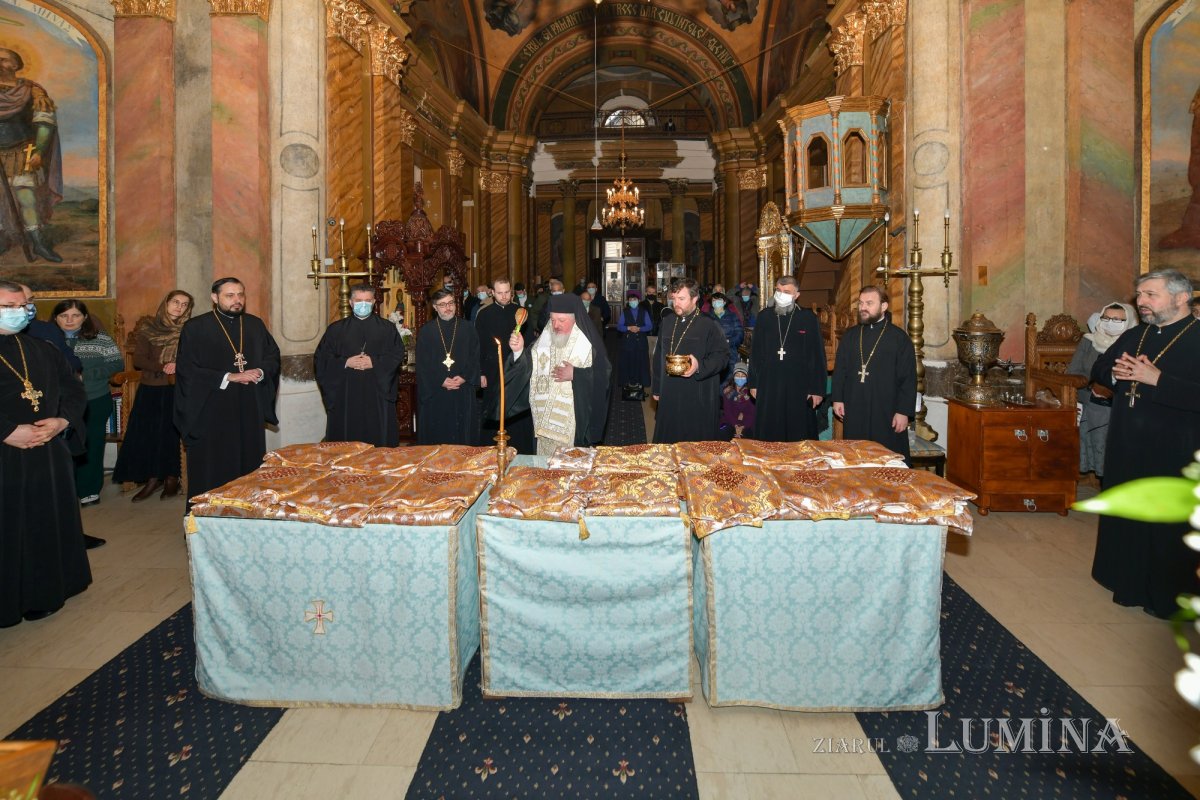 Ocrotitorii şcolilor teologice cinstiţi la Facultatea „Justinian Patriarhul” din Bucureşti 162876