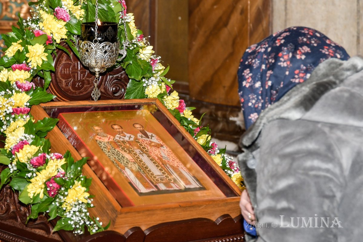 Ocrotitorii şcolilor teologice cinstiţi la Facultatea „Justinian Patriarhul” din Bucureşti 162879