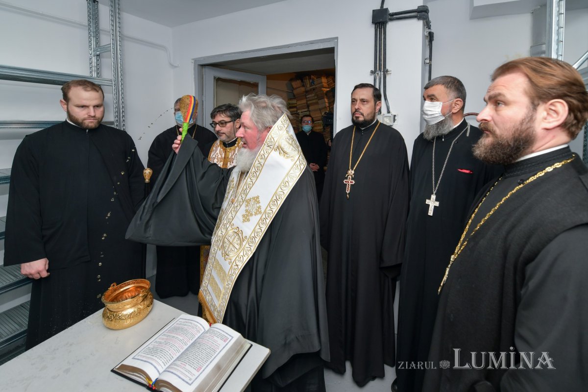 Ocrotitorii şcolilor teologice cinstiţi la Facultatea „Justinian Patriarhul” din Bucureşti 162929