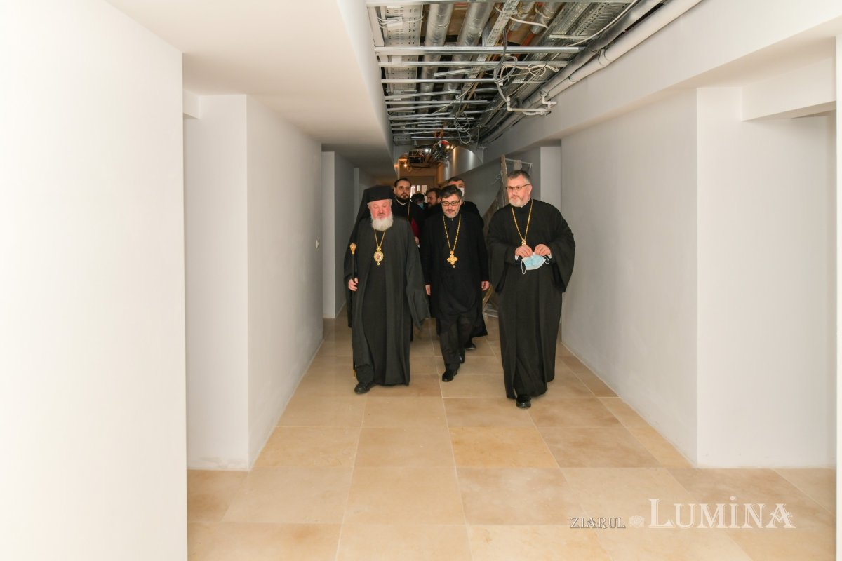 Ocrotitorii şcolilor teologice cinstiţi la Facultatea „Justinian Patriarhul” din Bucureşti 162940