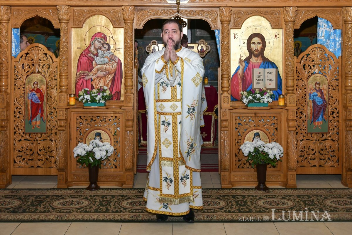 Cinstirea ocrotitorului și daruri pentru comunitatea ortodoxă a surzilor din Capitală 163822