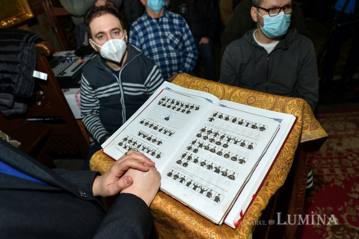Cinstirea ocrotitorului și daruri pentru comunitatea ortodoxă a surzilor din Capitală 163824