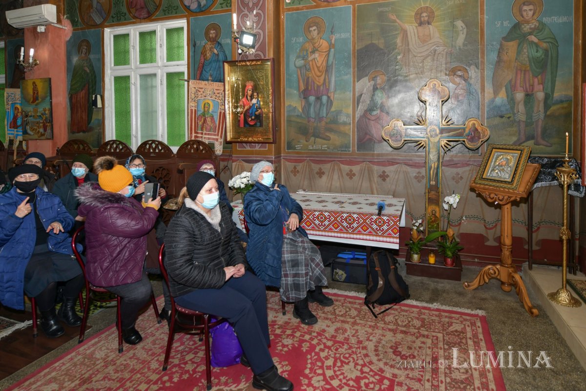 Cinstirea ocrotitorului și daruri pentru comunitatea ortodoxă a surzilor din Capitală 163826