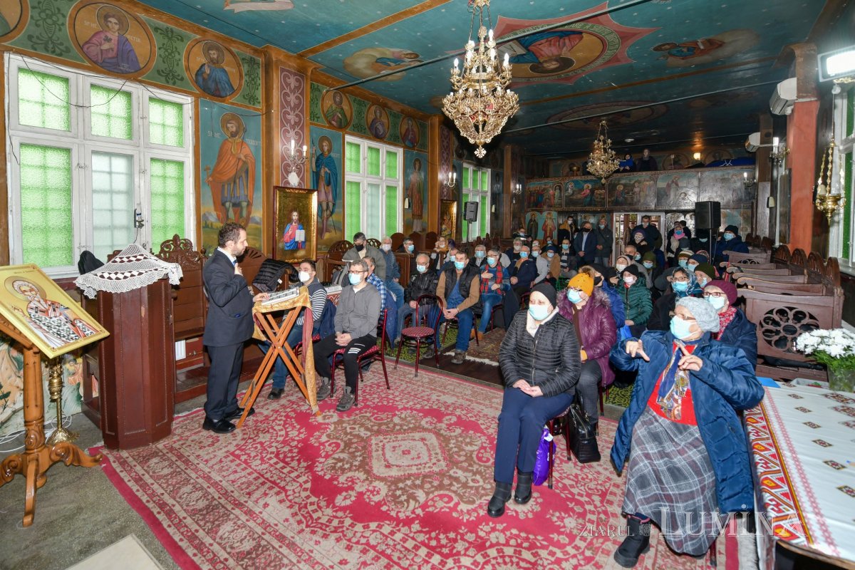 Cinstirea ocrotitorului și daruri pentru comunitatea ortodoxă a surzilor din Capitală 163829