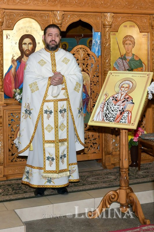 Cinstirea ocrotitorului și daruri pentru comunitatea ortodoxă a surzilor din Capitală 163843