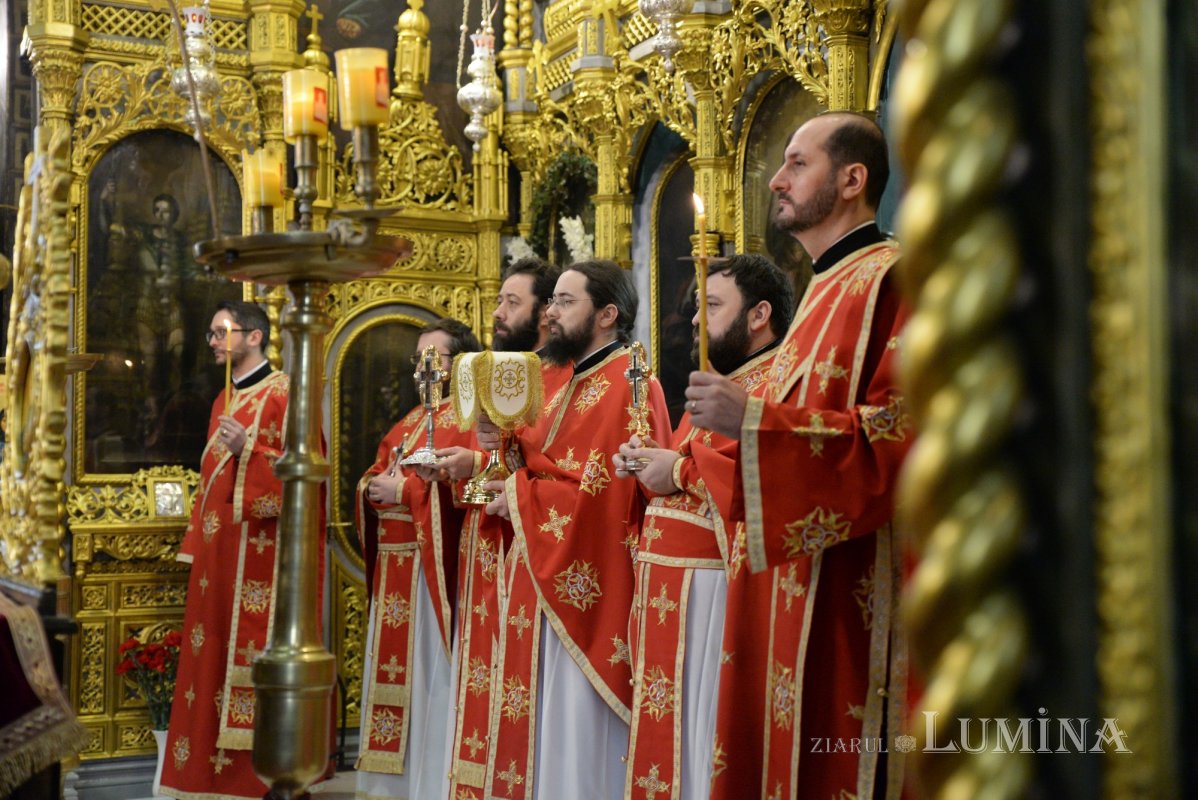 Sfântul Mucenic Teodor Tiron cinstit la o biserică istorică din Capitală 164152