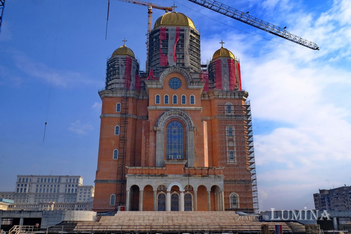 Noi etape de lucru în interiorul Catedralei Naționale 164391