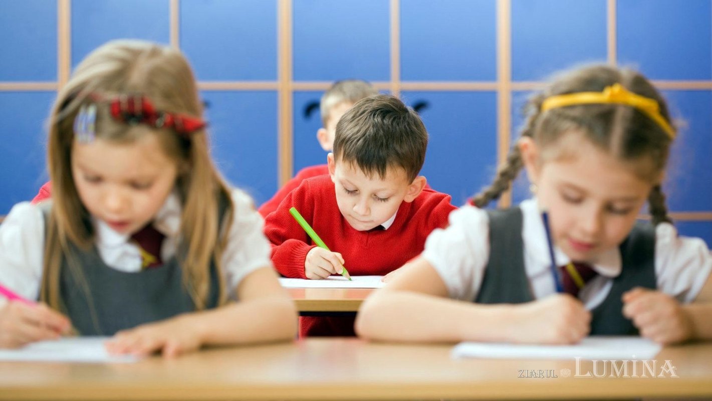 184.000 de lei investiți de Episcopia Hușilor în prevenirea abandonului școlar și în performanță 164779