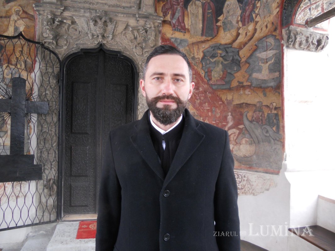 Raiul înfățișat pe pereții Bisericii Fundenii Doamnei 165182