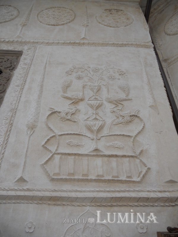 Raiul înfățișat pe pereții Bisericii Fundenii Doamnei 165187