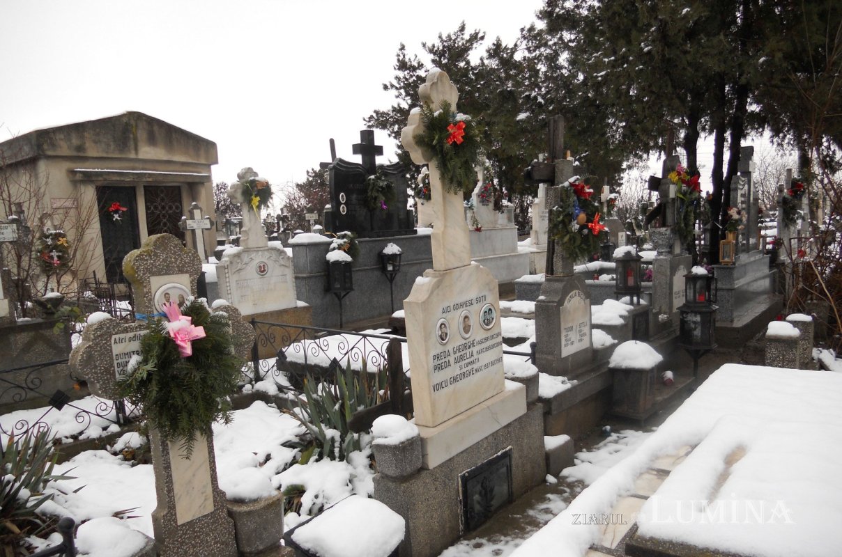 Raiul înfățișat pe pereții Bisericii Fundenii Doamnei 165188