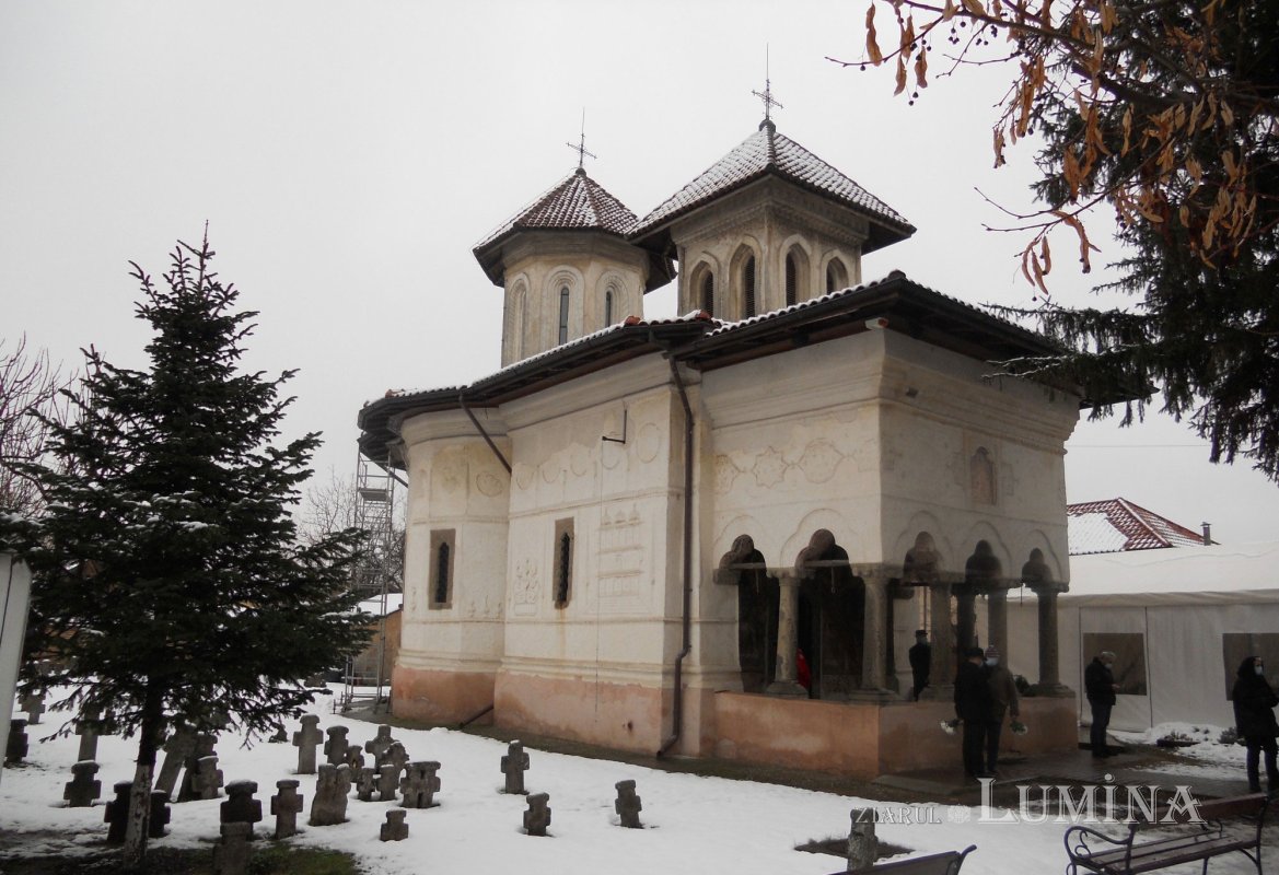 Raiul înfățișat pe pereții Bisericii Fundenii Doamnei 165189