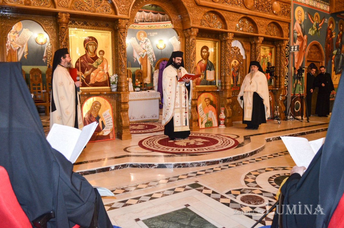 Slujba de ipopsifiere a primului Arhiereu-vicar al Episcopiei Devei și Hunedoarei 165279