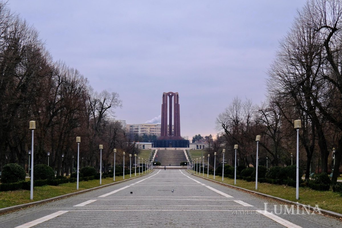 „Pe oasele lui odihnește pământul României întregite” 165454