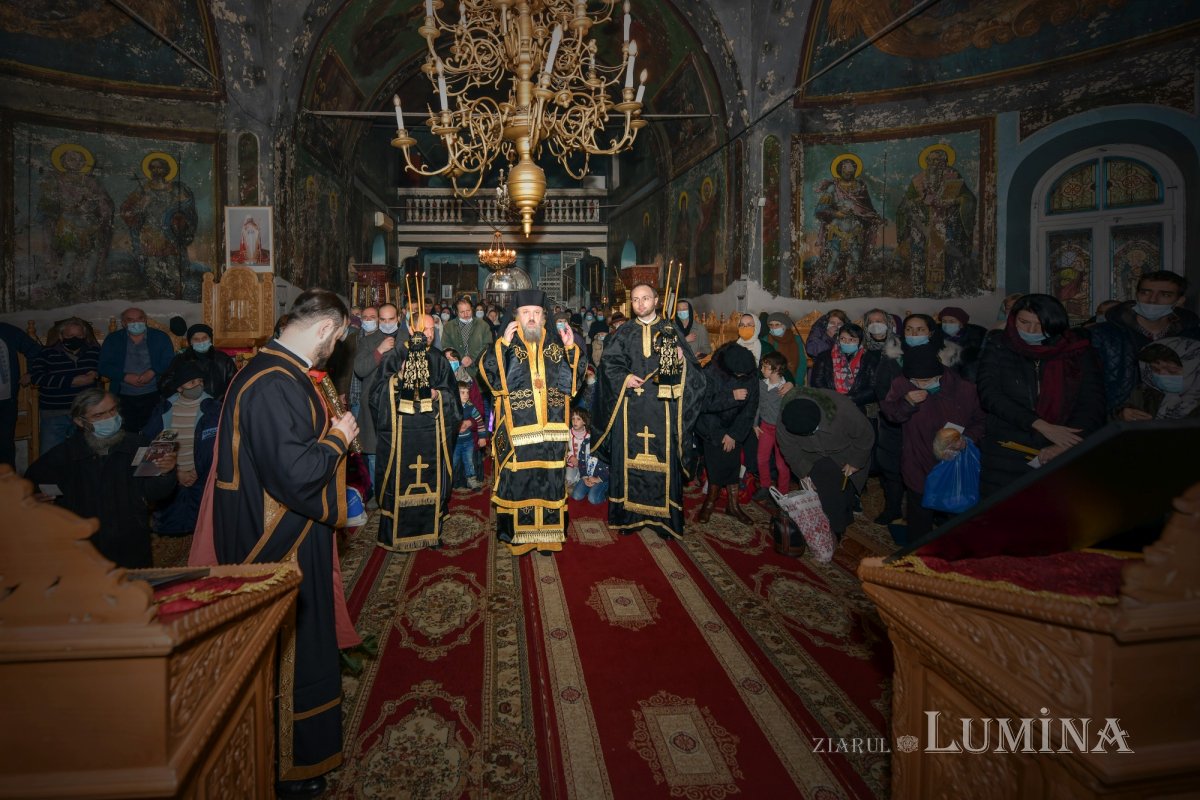 Cuviosul Alexie, omul lui Dumnezeu, cinstit la biserica sa din București  166207