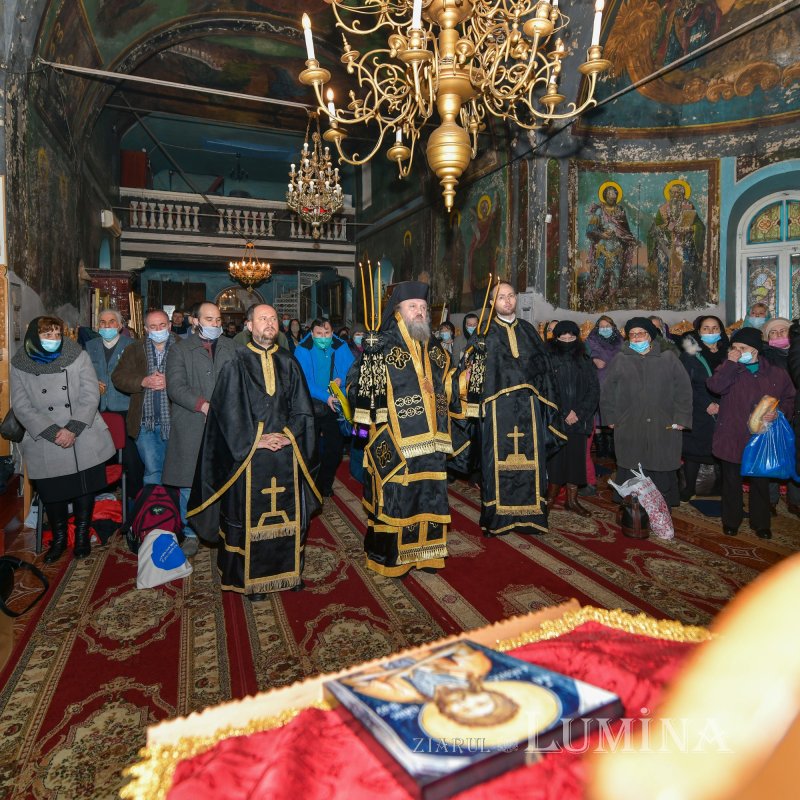 Cuviosul Alexie, omul lui Dumnezeu, cinstit la biserica sa din București  166208