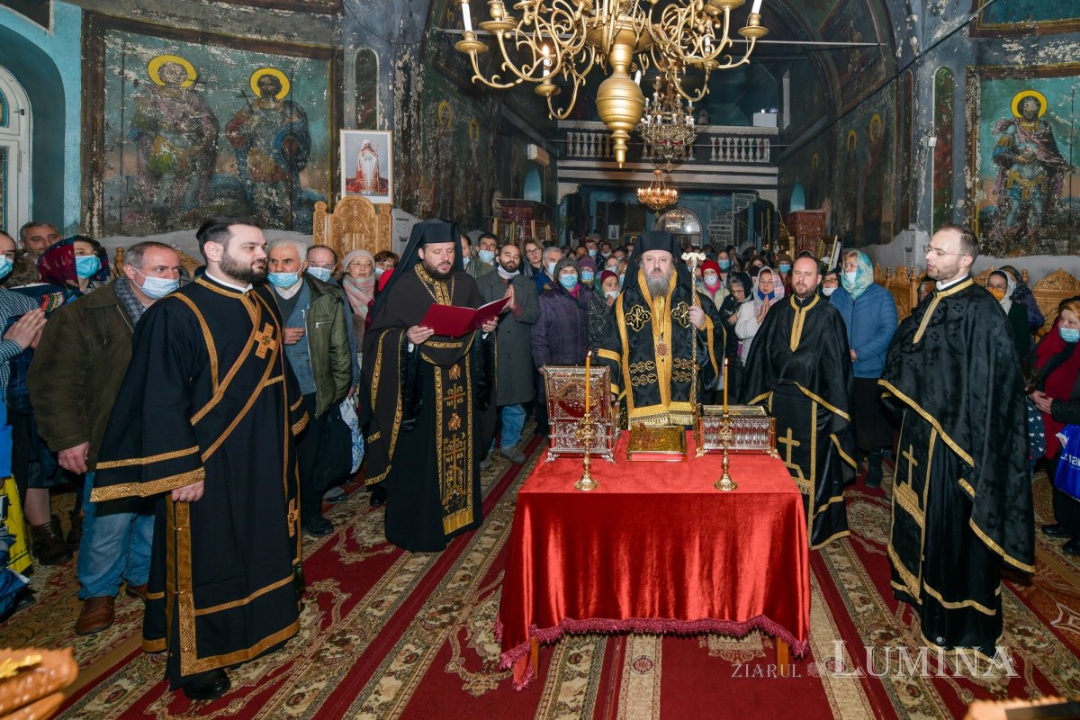 Cuviosul Alexie, omul lui Dumnezeu, cinstit la biserica sa din București  166225