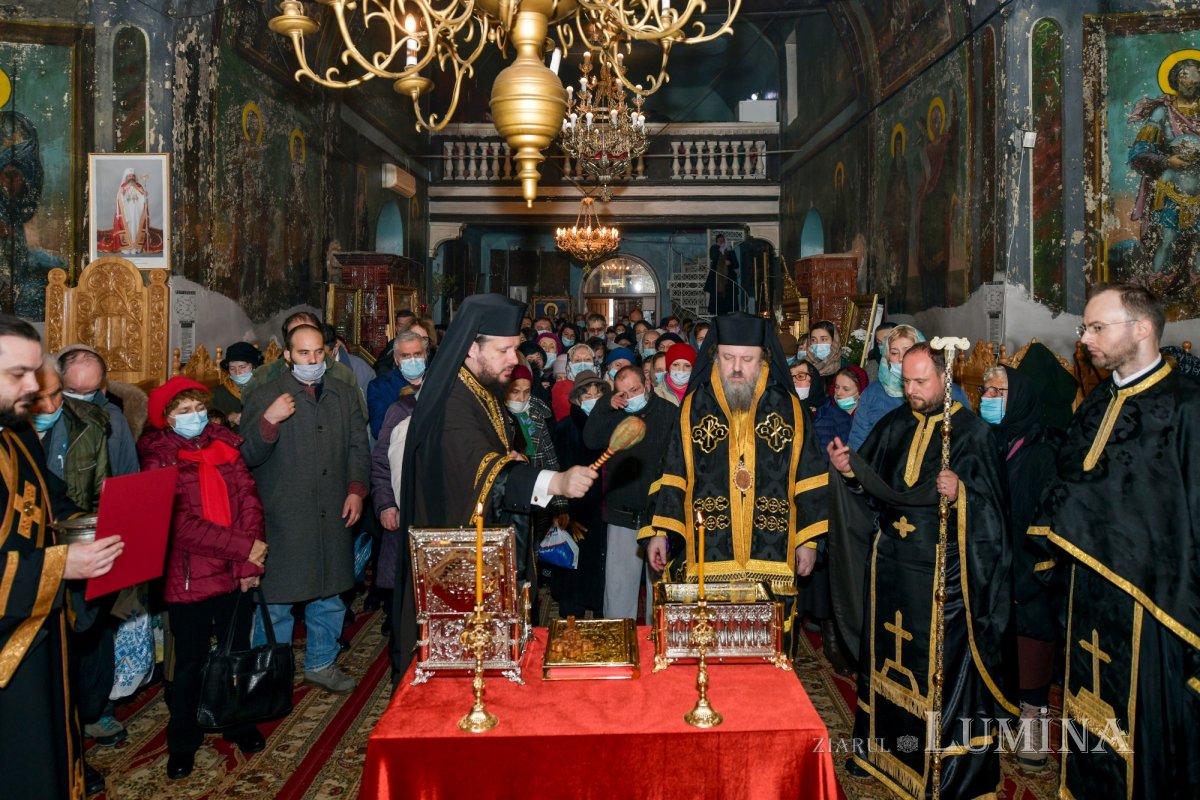 Cuviosul Alexie, omul lui Dumnezeu, cinstit la biserica sa din București  166229