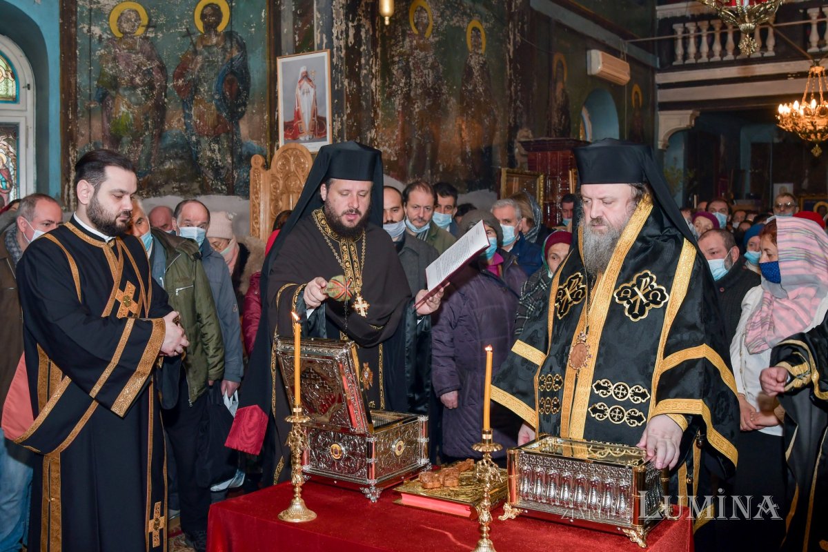 Cuviosul Alexie, omul lui Dumnezeu, cinstit la biserica sa din București  166232