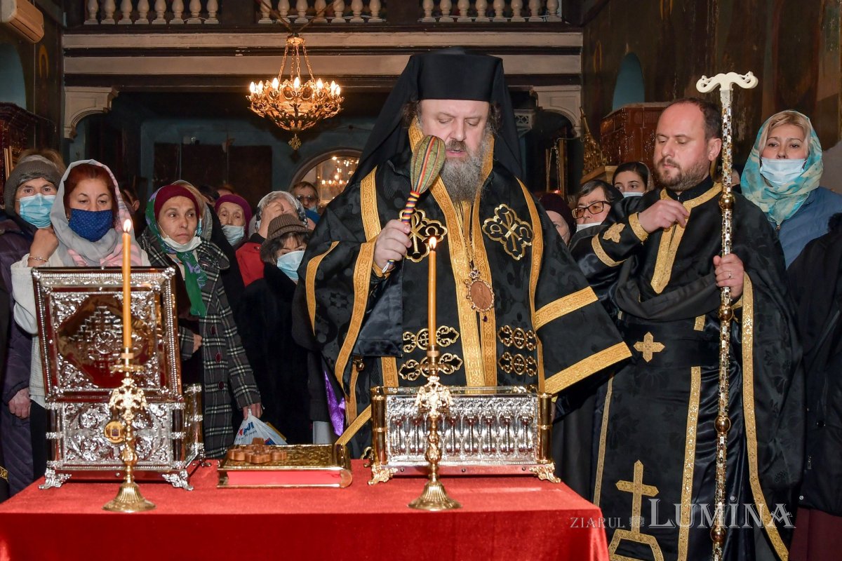 Cuviosul Alexie, omul lui Dumnezeu, cinstit la biserica sa din București  166233