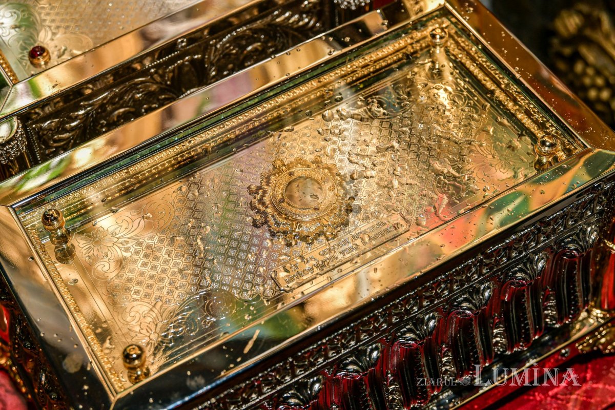 Cuviosul Alexie, omul lui Dumnezeu, cinstit la biserica sa din București  166236