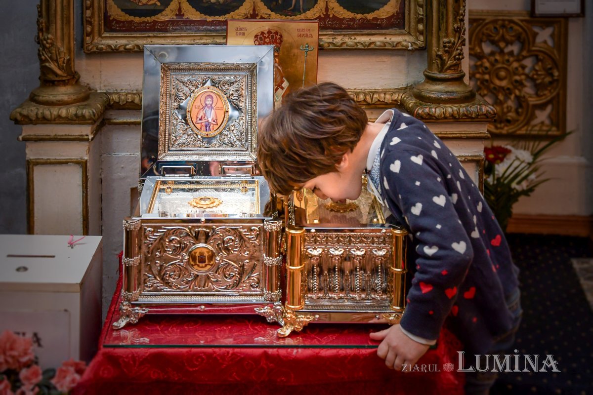 Cuviosul Alexie, omul lui Dumnezeu, cinstit la biserica sa din București  166239