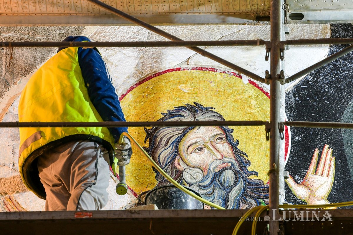 Un mozaic pentru istoria Bisericii și a României 166378