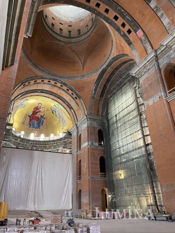 Un mozaic pentru istoria Bisericii și a României 166393