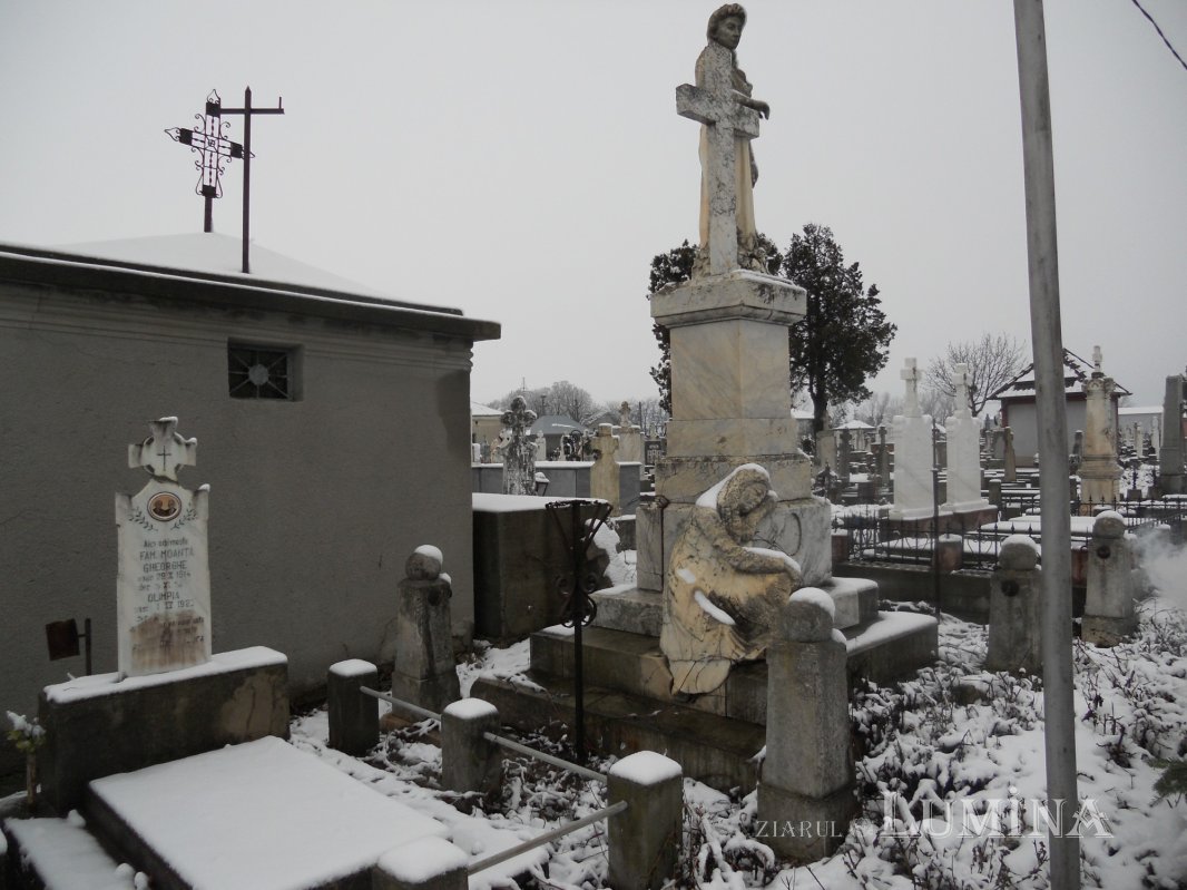 Un cimitir cât toată istoria Caracalului 166688