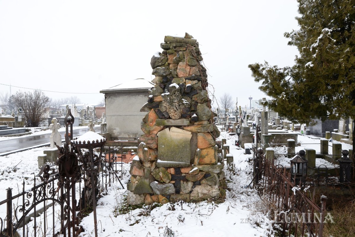 Un cimitir cât toată istoria Caracalului 166692