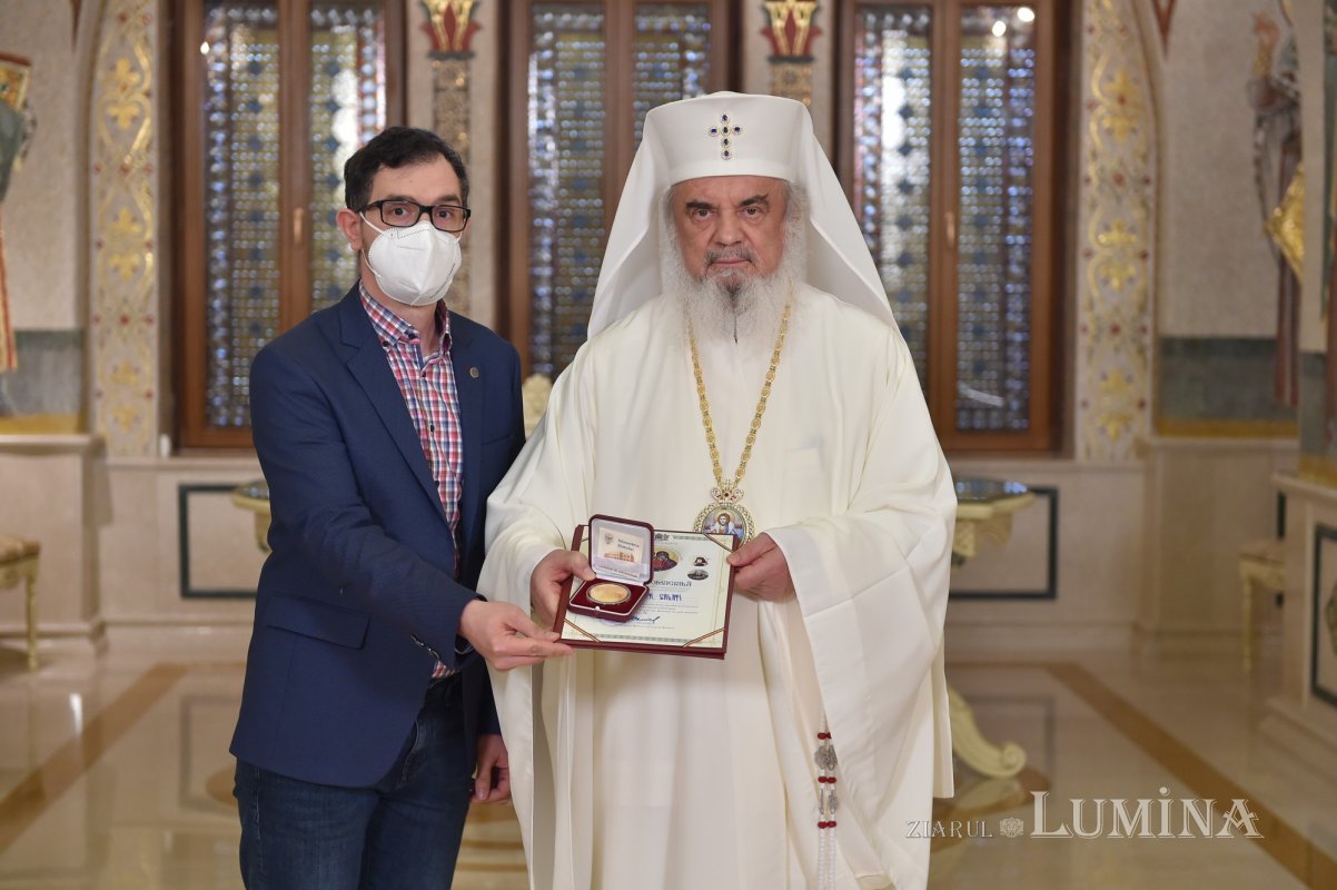 Diploma omagială cu medalie a anului 2020 oferită preşedinţilor filialelor ASCOR 167503