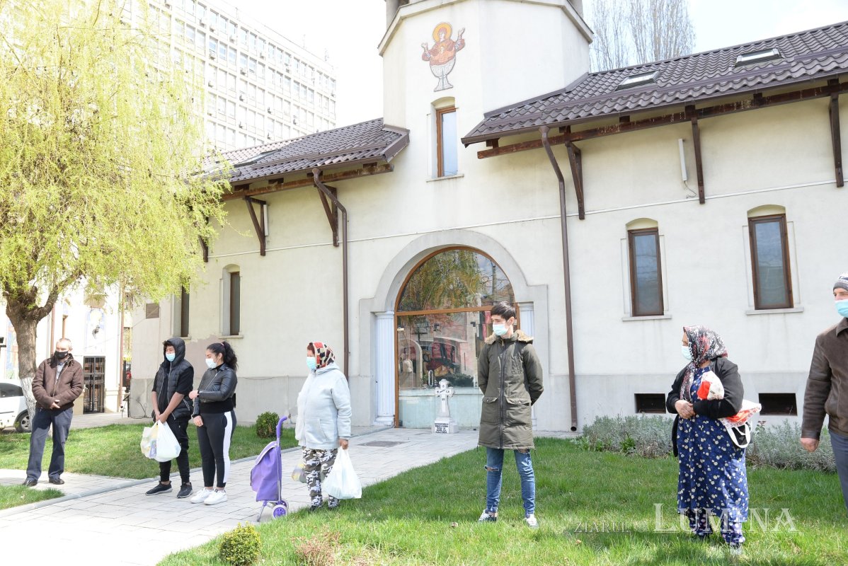 Acțiuni filantropice în București de Ziua Internațională a Romilor 167896