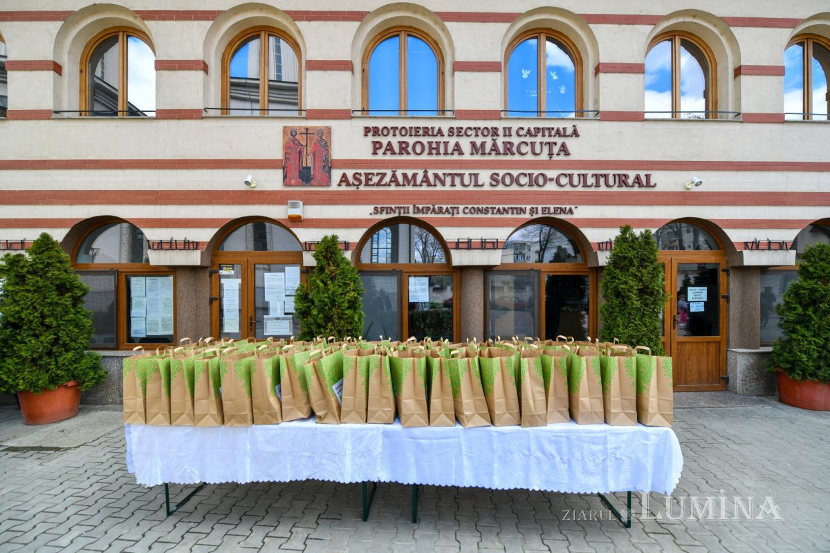 Daruri oferite de o parohie din Capitală copiilor nevoiaşi 167985