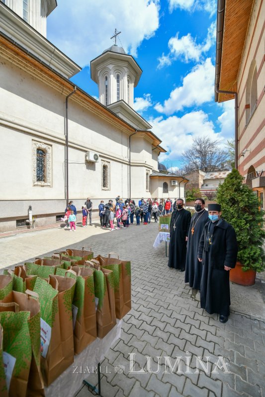 Daruri oferite de o parohie din Capitală copiilor nevoiaşi 167991