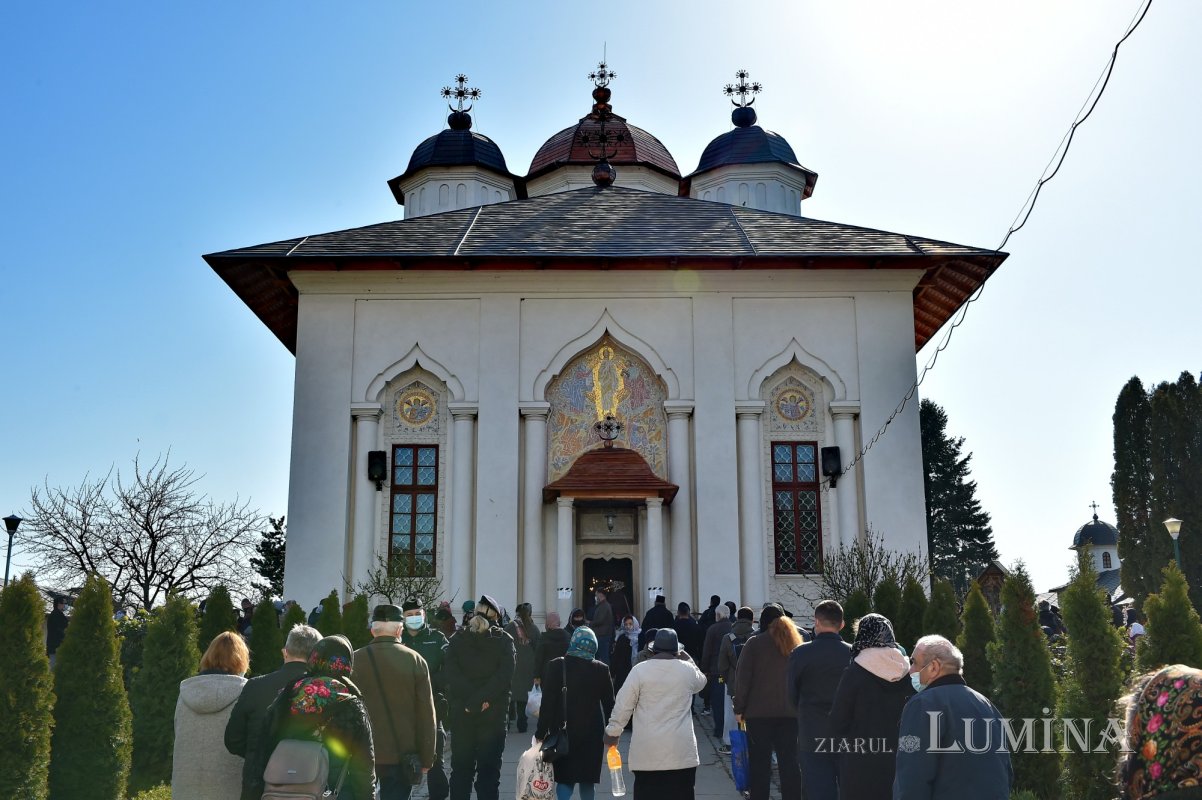 Binecuvântare patriarhală în zi de hram la Mănăstirea Cernica 168072