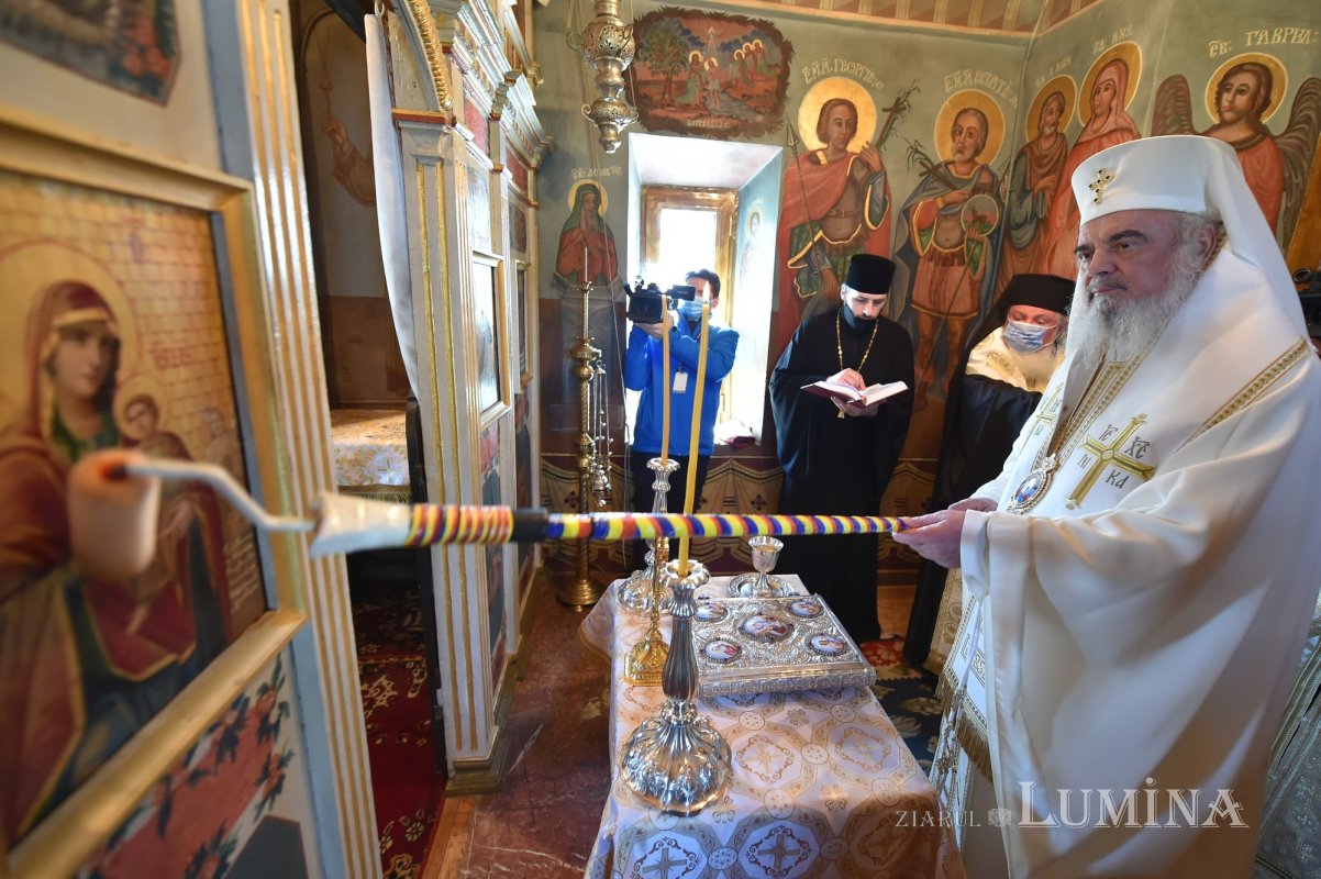 Binecuvântare patriarhală în zi de hram la Mănăstirea Cernica 168100