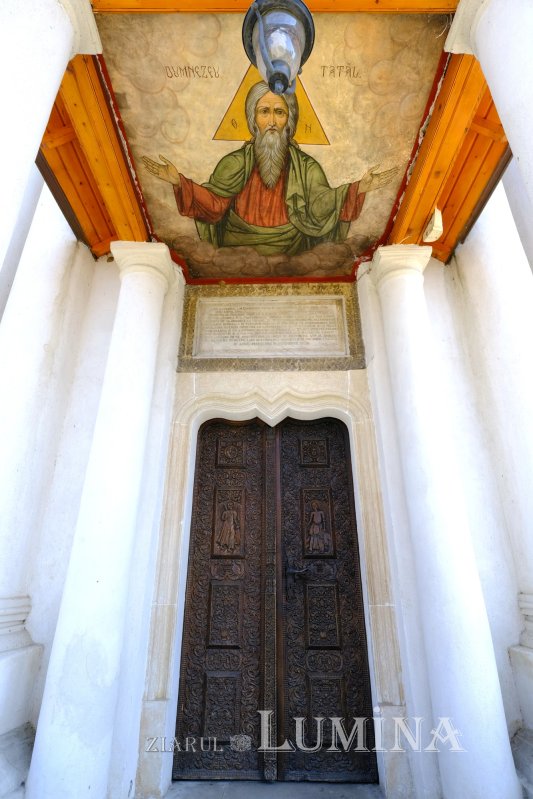 Istorie, credinţă  şi înnoire în Lavra Sfântului Calinic 168152