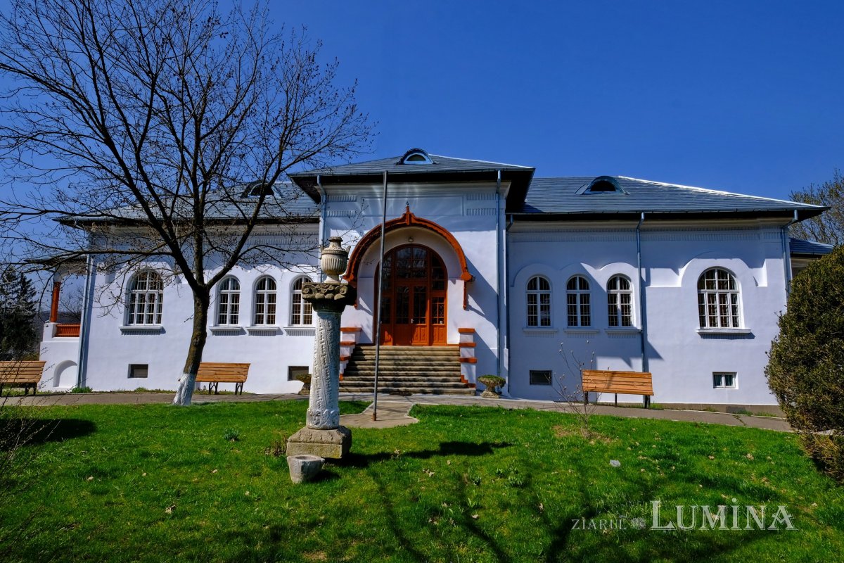 Istorie, credinţă  şi înnoire în Lavra Sfântului Calinic 168154