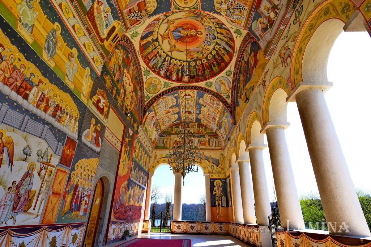 Istorie, credinţă  şi înnoire în Lavra Sfântului Calinic 168162