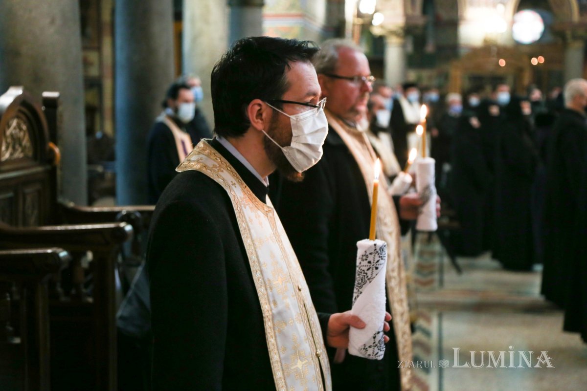 Părintele profesor Ioan Ică senior a fost condus pe ultimul drum 168435