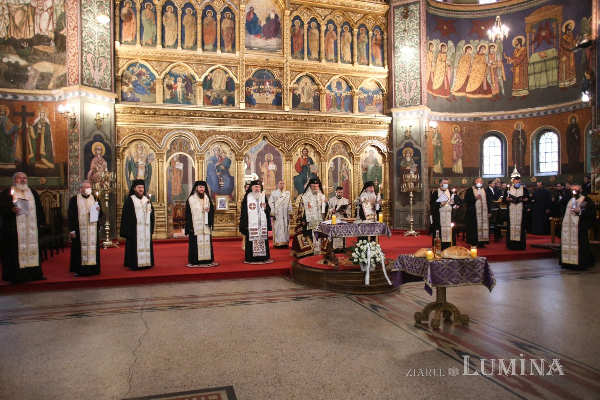 Părintele profesor Ioan Ică senior a fost condus pe ultimul drum 168441