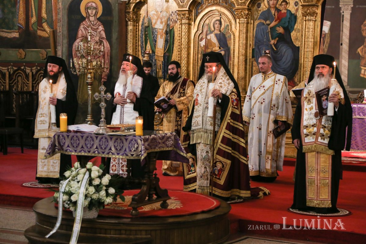 Părintele profesor Ioan Ică senior a fost condus pe ultimul drum 168445