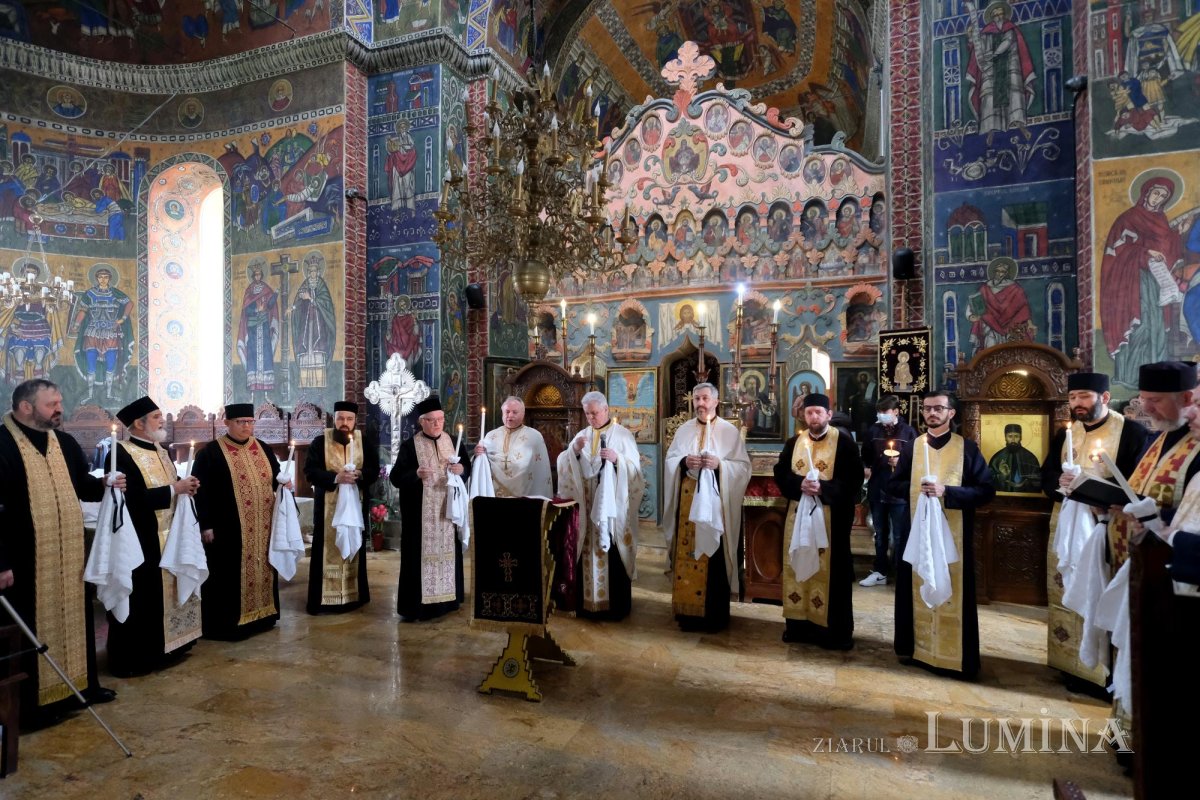 Preacucernicul părinte lector dr. Dumitru Pintea (1953-2021). Teolog erudit şi preot iubitor de cultură 168838