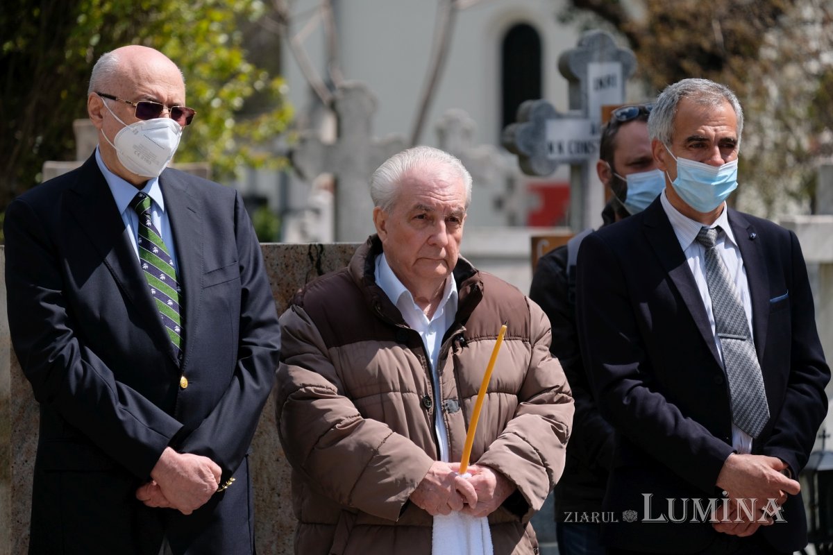 Membrii și donatorii marcanți ai Academiei Române pomeniți în cimitirul Bellu 168924