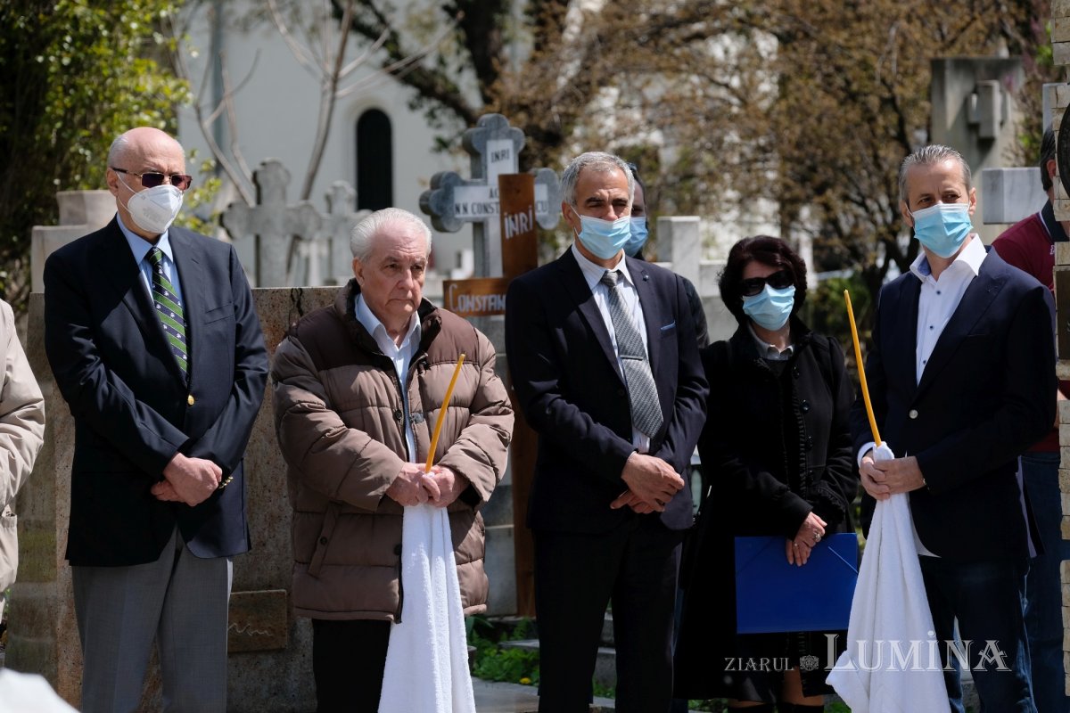 Membrii și donatorii marcanți ai Academiei Române pomeniți în cimitirul Bellu 168926