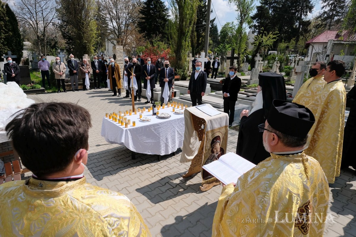 Membrii și donatorii marcanți ai Academiei Române pomeniți în cimitirul Bellu 168927