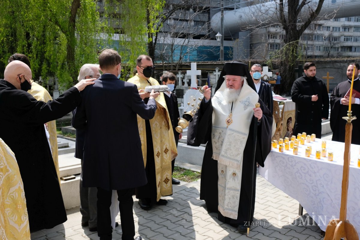 Membrii și donatorii marcanți ai Academiei Române pomeniți în cimitirul Bellu 168933