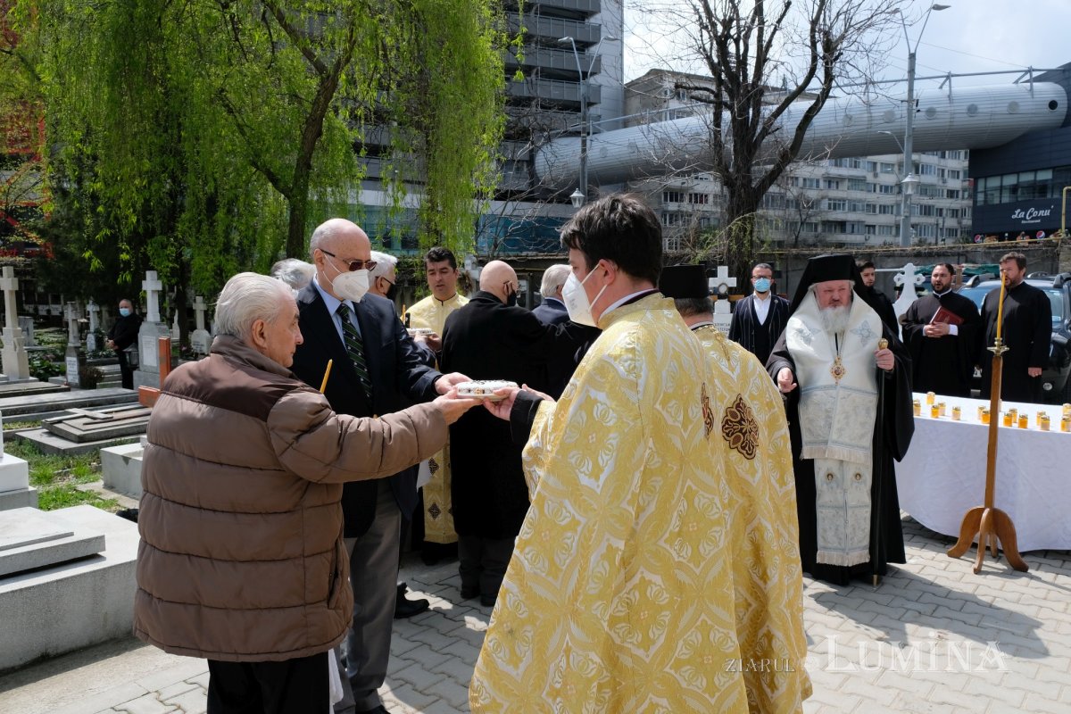 Membrii și donatorii marcanți ai Academiei Române pomeniți în cimitirul Bellu 168934