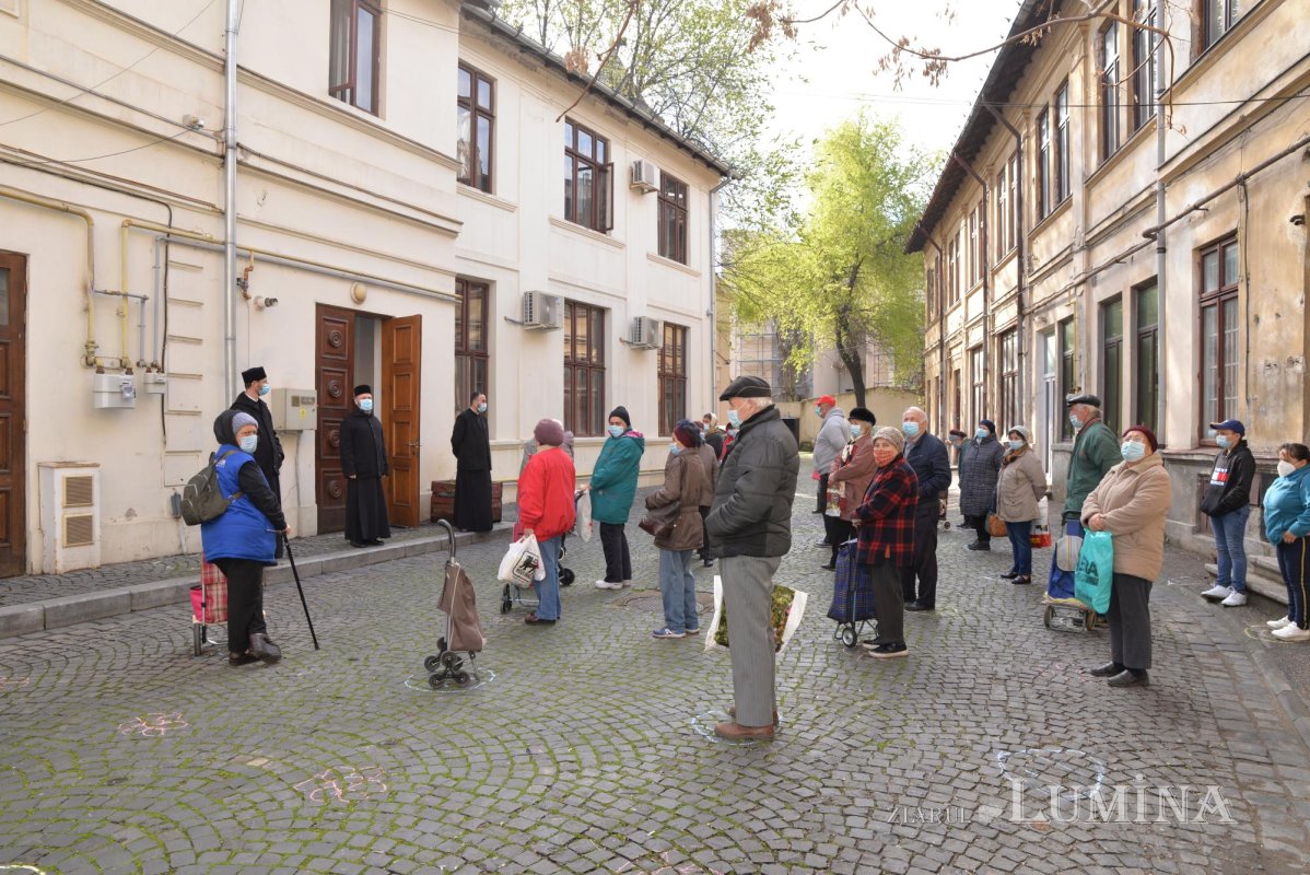 Protoieria Sector 3 Capitală oferă ajutoare persoanelor nevoiaşe  168911